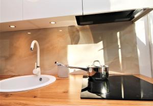 Self check-in spacious apartment in a quiet area