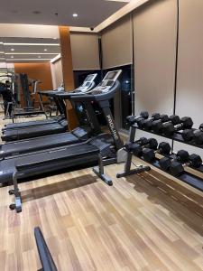 Luxe Jacuzzi Heaven Heights 12th Patio 2