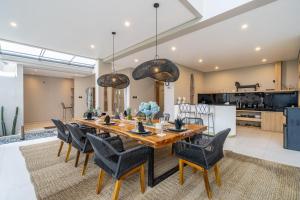 Leela Villa - Family-Friendly 3BR Villa in Canggu - Rooftop, Ricefield Views