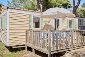 Mobile Home (6 Adults) room in Domaine Résidentiel de Plein Air Odalys La Pinède