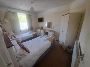 Lion Hotel & Studio Apartments