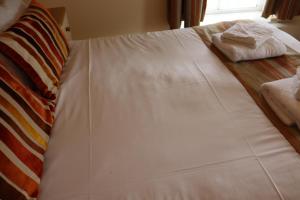 Lion Hotel & Studio Apartments