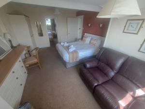 Lion Hotel & Studio Apartments