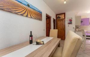 Beautiful Apartment In Pakostane 