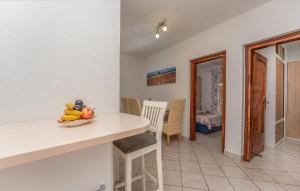 Beautiful Apartment In Pakostane
