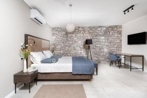 Al Porto Suites - NEW!