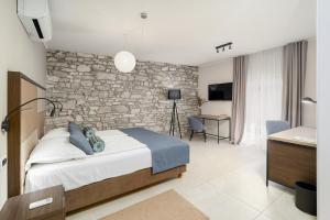 Al Porto Suites - NEW!