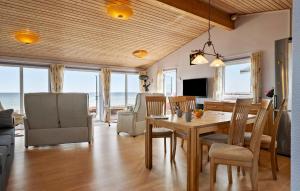 Amazing Home In Otterup