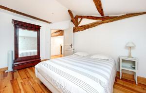 Lovely Home In Les Leves Et Thoumeyra