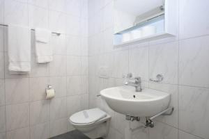 Practical studio at trendy location - Stork 22