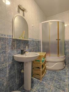 The rising sun-Stylish Sea View Apartment