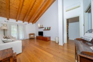 GuestHost - Lovely Apartment X6 with Balcony