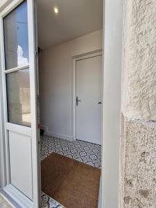 Appartements L-audacieuse-Jacuzzi et sauna , miroir suspendu : photos des chambres