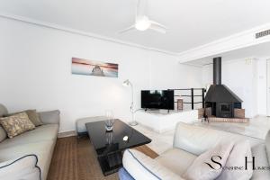 Beautiful views family townhouse steps from the BEACH