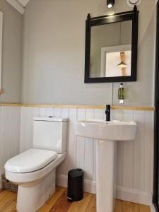 Long Meadow Shepherd Hut - Brecon Beacons, LD3 7TD