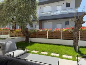 Charisma Apartment - 4hvězdičkové hotely ve městě Skala Rachoniou