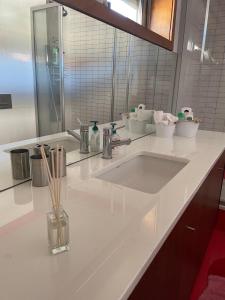 Spacious ensuite and lounge - Perfect to rest near the beach