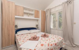 2 Bedroom Nice Apartment In Pakostane