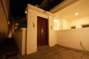 9 mins to Canggu Beach, 4 Bed Pool Villa