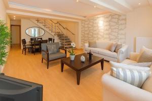 Heras Resort with Private Pool and Lush Garden