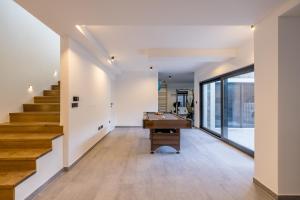 Seaside Villa Leonis - Gym, Sauna and a pool