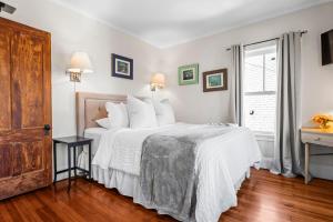 Historic Home and Cottage with Seaport View