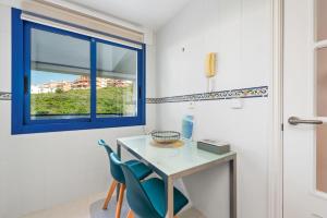 Duquesa Suites Seaview