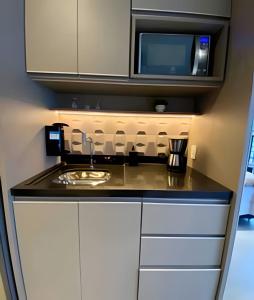 Studio com sacada Paulista Sirio Libanês