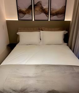 Studio com sacada Paulista Sirio Libanês