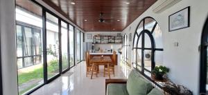 Modern Tropical 2 Bedroom Villa Ocean Nest