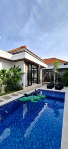 Modern Tropical 2 Bedroom Villa Ocean Nest