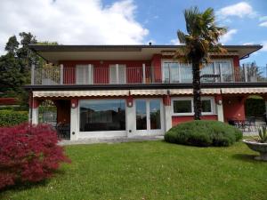 Sunny Villa with Terrace