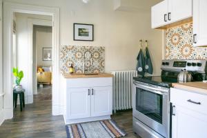 Charming Historic Upper | Walk to Downtown, Lakes