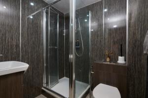 Perfect for Business Travellers & Family Stays - 3 Beds - FREE Parking!