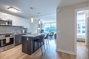 Luxury Apt Near Downtown