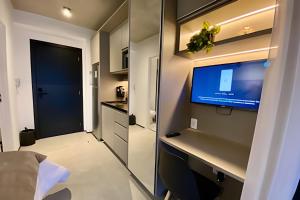 Studio com sacada e coworking prox Paulista