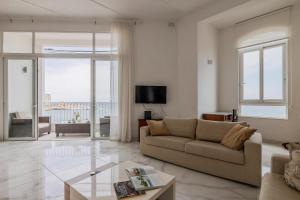 Bright 3BR with Sea Views in Central Sliema by Buena Vista