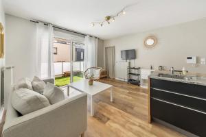 Appartements VAUBAN - Appartement au calme - Parking/Terrasse : photos des chambres