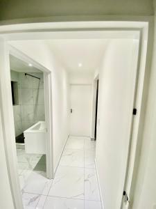 Chill & Cozy shared apartment with Michael