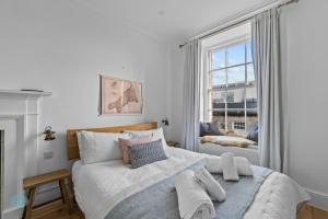 Churchills Residence By Pureserviced