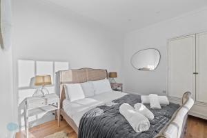 Churchills Residence By Pureserviced