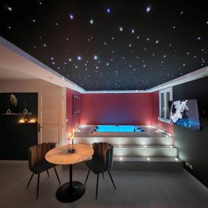 Appartements Suite cristal LovingSpa avec jacuzzi privatif : Appartement 1 Chambre