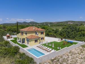 Beautiful Villa Rustica with pool