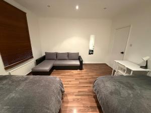 Warren Street 4 Bedrooms Private Suite