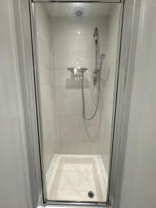 Warren Street 4 Bedrooms Private Suite