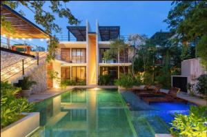 Private Rooftop with Jacuzzi Sleeps 8 in La Veleta