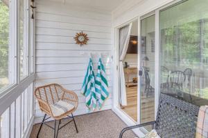 3 Mi to Beach Access Little River Retreat!