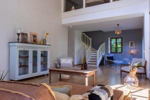 Villa de 181m2 4 chambre avec piscine et stationnement