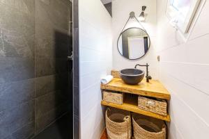 Le Saint Cyr - bel appartement, parking & terrasse