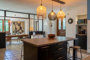 Villa de 181m2 4 chambre avec piscine et stationnement